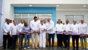 Abinader entrega hospital con área de hemodiálisis en San José de Ocoa