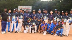 Equipo de softbol de Cadetes de la Policía Nacional gana título por cuarto año consecutivo sin perder un juego
