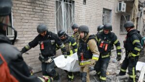 Ataques rusos matan a 15 en Ucrania tras acuerdo de Trump con Putin sobre diésel
