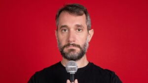 Carlos Sánchez envía fuerte mensaje a influencers que viajarán a Israel: “No todo el dinero se gana”
