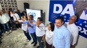 Agustín Burgos juramenta comité de apoyo a David Collado en el Municipio de Constanza