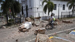 Nerviosismo por las réplicas tras terremoto de 7,7 en Panamá, sin víctimas pero sí daños