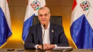 Presidente viaja esta tarde a Roma a reunión con el papa León XIV