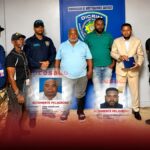 Se entregan dos hombres buscados por homicidio ocurrido en 2014 en Santiago