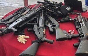 La Población reacciona indignada por trasiego de municiones de la PN y Ejército a bandas haitianas