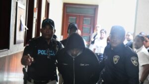Reenvian para el lunes revisión medida de coerción a pelotero mató uno en compra de teléfono