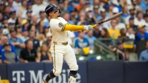 Cerveceros castigan a los Dodgers y se colocan a mitad de camino en la NLCS