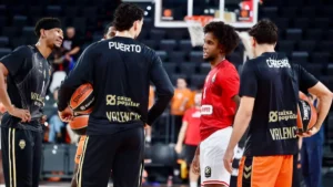 Jean Montero lidera una remontada épica del Olympiacos ante un Valencia