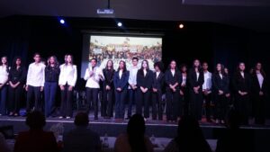 Estudiantes del colegio Calasanz investigan la evolución de los partidos políticos dominicanos