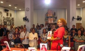 jeisy-tejada-convierte-sus-caidas-y-nuevos-comienzos-en-un-libro-para-inspirar-a-otras-mujeres