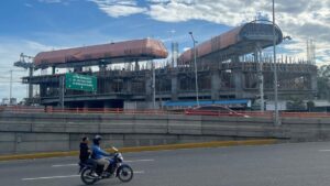 El aire trae el cambio: avanza la construcción de la Línea 3 del Teleférico en Santo Domingo Oeste