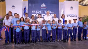 “Vamos a llenarla de alegría”: el emotivo mensaje de una niña al inaugurar su escuela Orlando Martínez