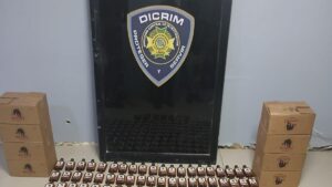 Autoridades incautan contrabando de ron y cigarrillos en San Juan