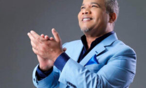 Héctor Acosta exhorta a no ocultar enfermedades: “Díganlo para que el pueblo ore por ustedes”