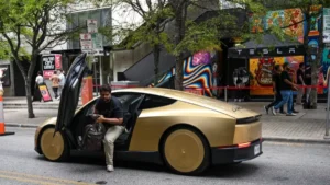 Tesla prevé ampliar a millones su flota de robotaxis