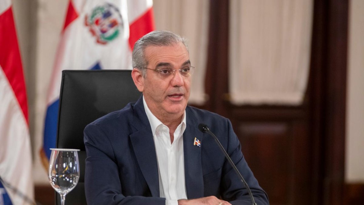 Abinader designa a 25 funcionarios en el servicio exterior