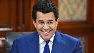 David Collado esquiva polémica política con Chú Vásquez: “Estoy concentrado en mis funciones”