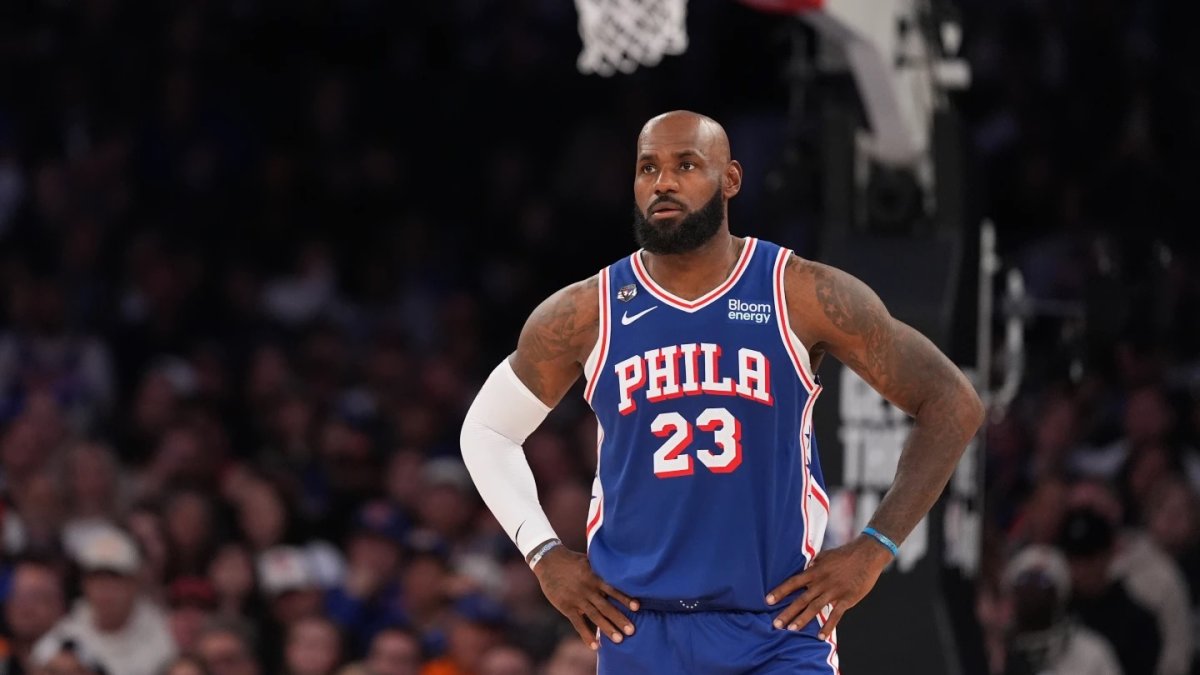 Trump arremete contra LeBron y lo llama falta de respeto por acción mientras sonaba el himno