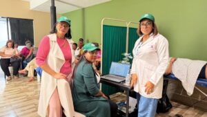 Fuerza del Pueblo ofrece servicios médicos gratuitos a mujeres en Santo Domingo Oeste