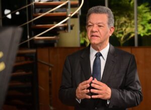 Leonel Fernández llama a estar alerta y “tomar medidas preventivas” ante la creciente inseguridad en Haití