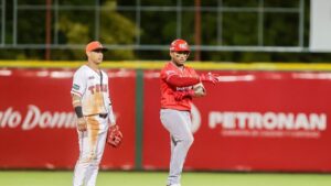 Los Leones del Escogido suenan sus bates frente a los Toros