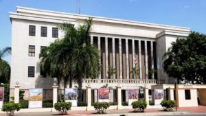 Más de 8,300 maestros con notas inferiores a las de 2017 no cobrarán sueldos retroactivos