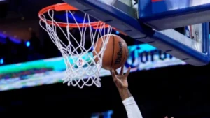 Cunningham guía a los Pistons invictos con un 106-93 sobre los Sixers