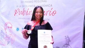 Joven de Nagua lleva el talento dominicano a la cima de la excelencia académica regional