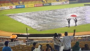 Posponen otra vez por lluvia juego entre Estrellas y Águilas en Santiago
