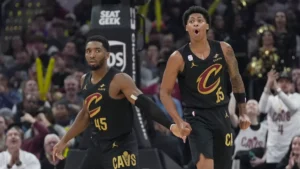 Meleek Thomas impulsa la remontada de los Cavaliers en tiempo extra