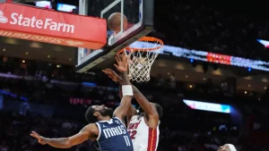 Cooper Flagg domina con 29 puntos, Dallas agrava la mala racha de Miami