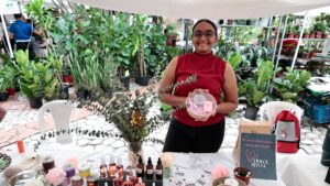 A los 17 años, Sarah convierte su interés por el cuidado personal en un emprendimiento