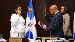 Cámara de Diputados elige y juramenta a Minerva Frías Ogando en sustitución de su padre